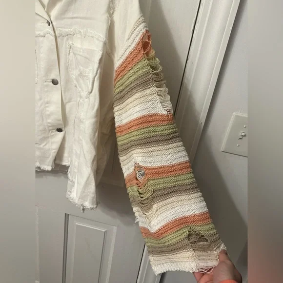 POL Crochet Sleeve White Boho Denim Relaxed Fit Lightweight Distressed Jacket - Picture 4 of 8